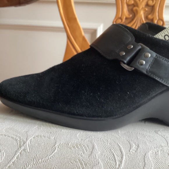 COLE HAAN NIKE AIR Black Suede and Leather slip on 3 inch wedges SIZE 9B - Picture 6 of 15